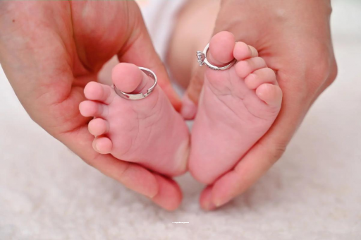 安达宝宝发烧手心比额头烫